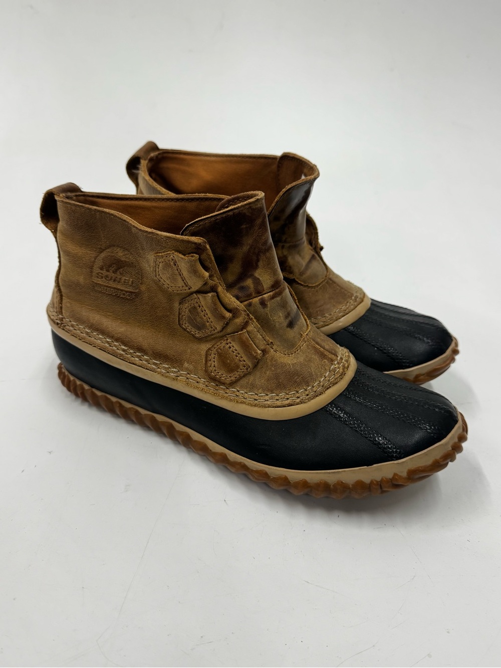 Sorel Out ‘N About ankle duck boots size 8